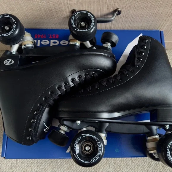 Riedell 111 Booster Indoor Roller Skates - Picture 5 of 6